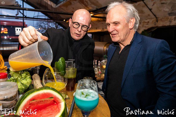 fotomiche's tweet photo. Pierre Wind ging vanmiddag helemaal los in Mout. meer via https://t.co/EEZgIuxrqL #mout #hilversum #pierrewind #alcoholvrij https://t.co/Te5PoR362M