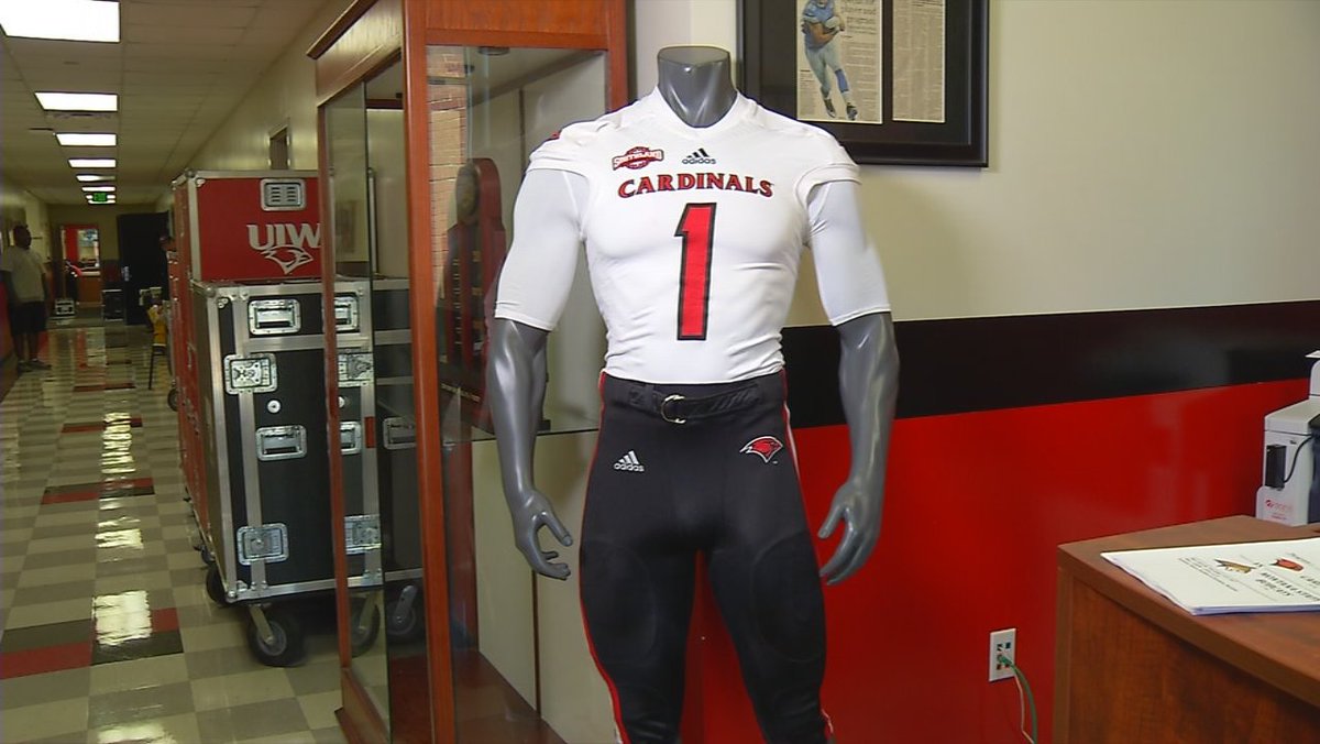 jimlefko's tweet photo. Playoff fever hits Incarnate Word as @UIWFootball @UIW_CoachMorris @UIW_AD prepare for Montana State on Saturday. https://t.co/XJIhI0TCsw https://t.co/vMU7c5QoNG