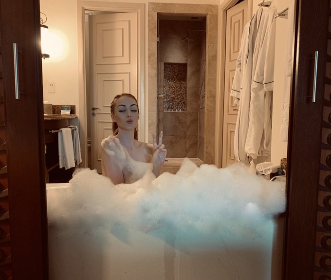 Never leaving this bath 🛁 https://t.co/HKfjO1XvC4