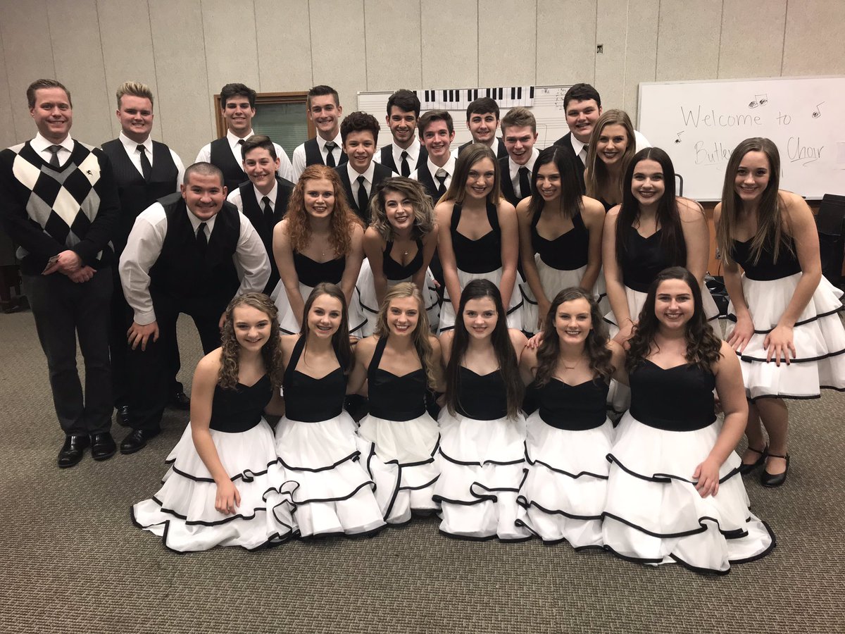 maizesouthchoir's tweet photo. We had an amazing time at the Butler Show Choir Festival 2018!! Thank you @BCCHeadliners for being amazing hosts! 🎼💜 https://t.co/sxBFmkx8Um