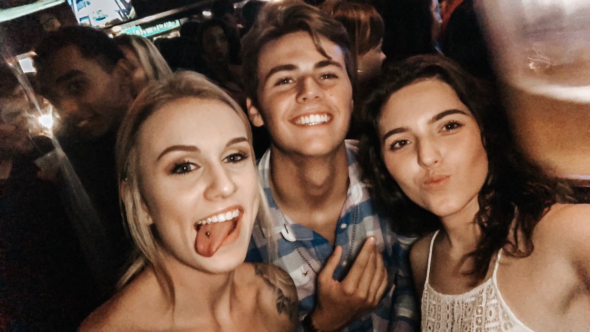 KC1562_'s tweet photo. @cadencox3 @Tymbermariee  💗 https://t.co/DynVwBVCOk