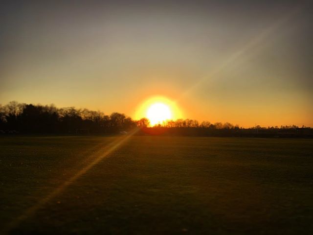 HiddenHadd's tweet photo. Before Sunset, Haddington #haddington #haddingtonbeauty #haddingtonsunsets #eastlothian #eastlothianlife #scotland #scotlandbeauty #scotlandsunset #visitscotland #sunset_pics #hiddenhaddington https://t.co/SsU43gg6Mq https://t.co/xfCEGzYvwD