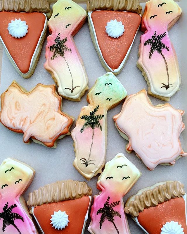 Lompoc_eats's tweet image. #Repost @sweetbaking_co
・・・
A California thanksgiving 🧡🌴🥧🍁 #sweetbakingco #sugarcookies Open 11:30-5 today and tomorrow! ift.tt/2S6tQlL