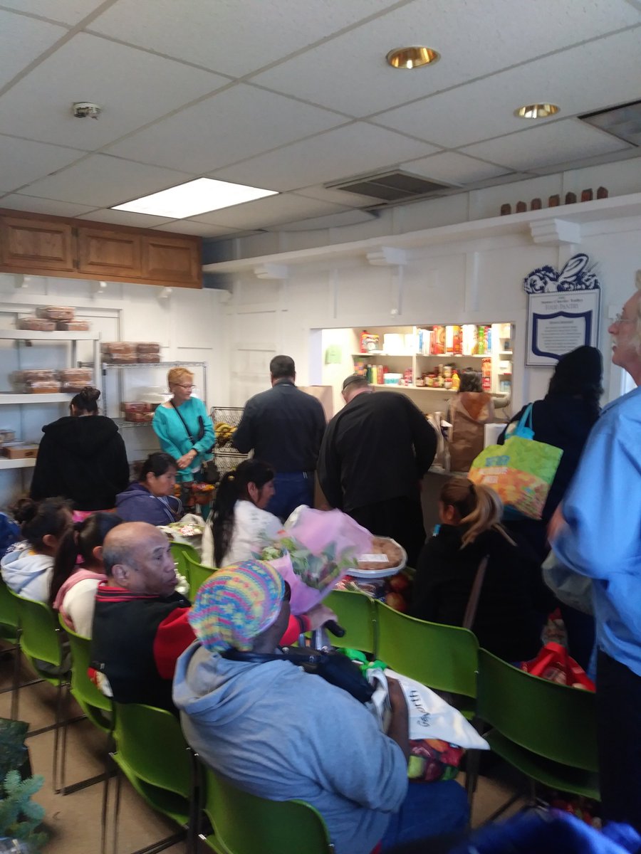 Support the SCV Food Pantry!

#ThanksgivingEve #donate #volunteer #santaclarita