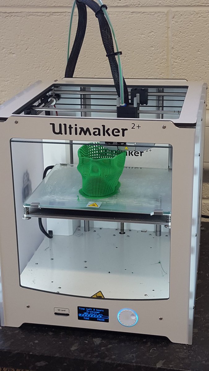 TMC_MWT_CS's tweet photo. Making the most of our @Ultimaker printer.. Our TG students gaining valuable insights into endless design possibilities #technology #tg #inspiringdesigns https://t.co/hWFV7c97Ji