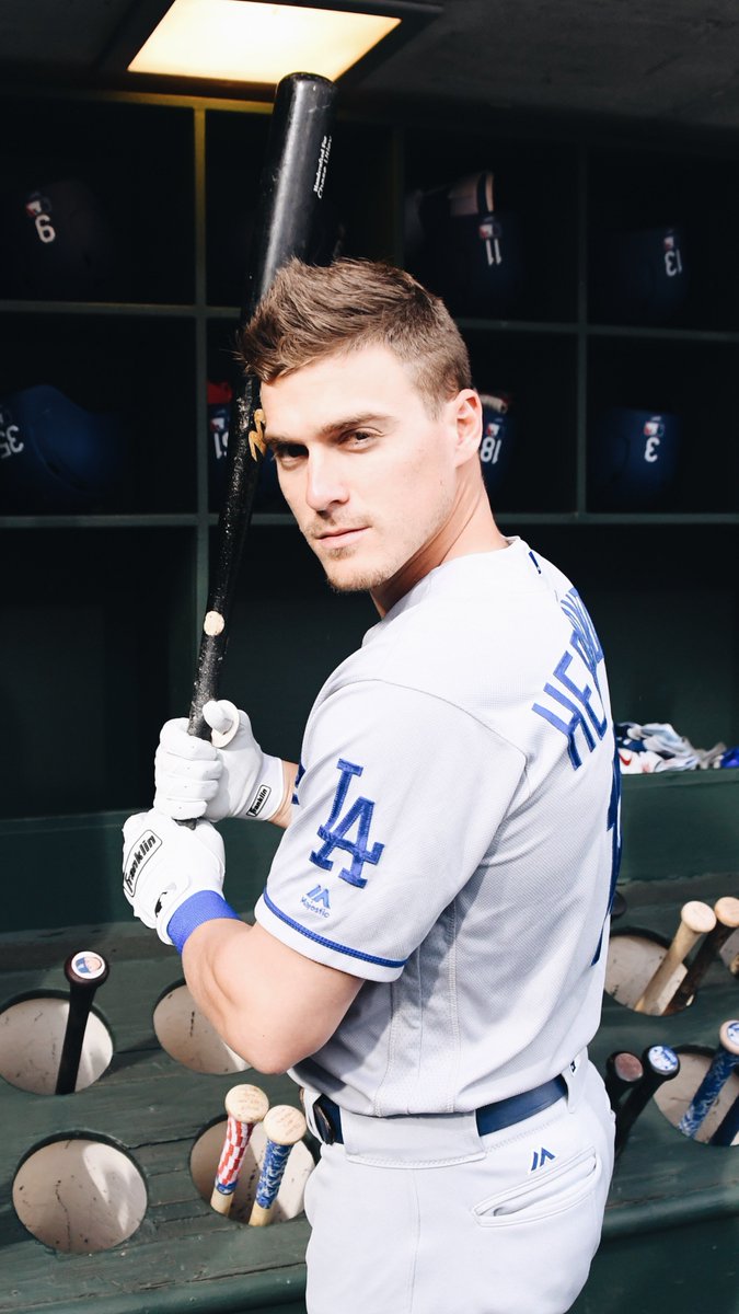 Dodgers's tweet photo. Kiké. #WallpaperWednesday https://t.co/0qi12VE94y