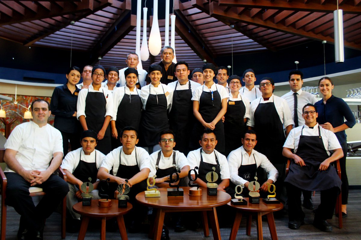 Gracias <a href="/MXGourmetAwards/">Gourmet Awards MX</a> por ser en estos 10 años una plataforma enorme para nosotros, por creer y confiar en lo que hacemos. #LeChique10Años