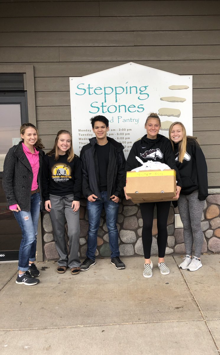 kayla_windt's tweet image. MHS students giving back! Thank you to Stepping Stones for all you do for our community! #ProjectSam #AthleticLeadershipTeam @mhsmustang1