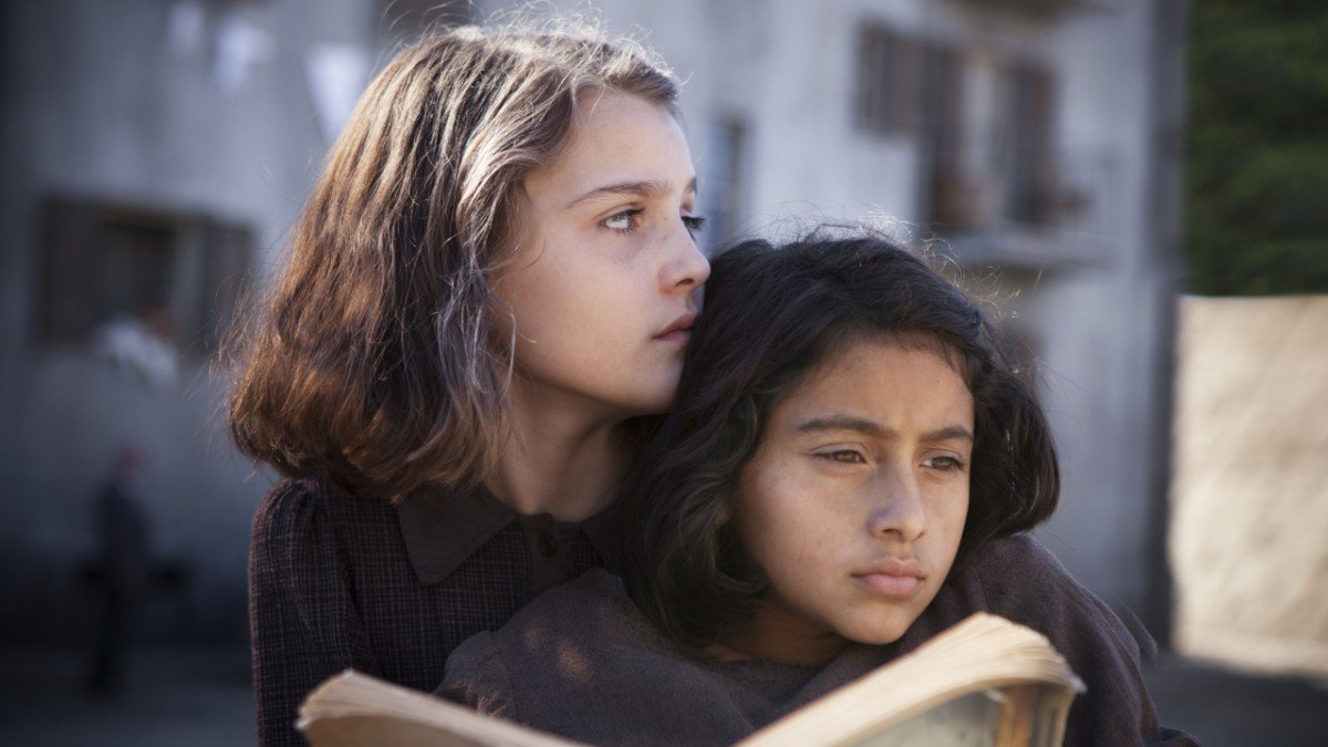 Si989's tweet photo. En #DescargaSelectiva, Pablo Makovsky nos habló sobre "My brilliant friend": "Los que gustan de la literatura van a disfrutar de esta serie. Está hablada en italiano y ambientada en el Nápoles de la década del 50" @HojaDeRuta989 @HBO https://t.co/1qF9lbRlAm