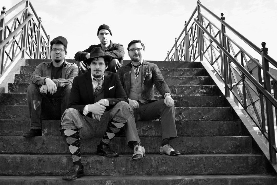 AllyEmEnt's tweet photo. Alternative rock with class, in the vein of Foo Fighters, Third Eye Blind, and Weezer.  Handsome Midnight focuses on relevant topics, and an engaging live show that can be enjoyed on a large festival stage, or a classic rock’n roll venue.
https://t.co/4UMuycsF1Q https://t.co/Um05Jp3avf