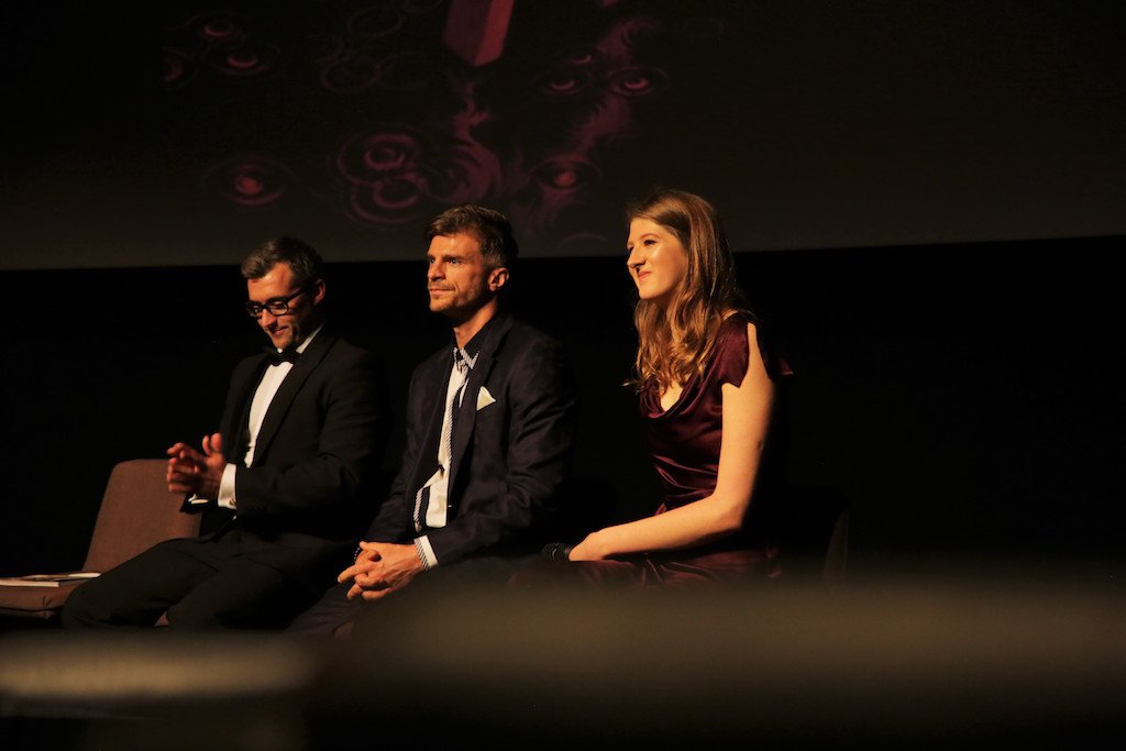 SingerStudiosUK's tweet photo. What a team! Writer and Director @DNFilm, Actor @stuntchef and Producer @eloisecarrow enjoying your questions at the @thetakedownfilmworld premiere at @Raindance
#bestdirector #actionmovie #stunts #fightchoreography #staytuned #featurefilm #singerfilms #premiere https://t.co/p2Dn8gM9ms