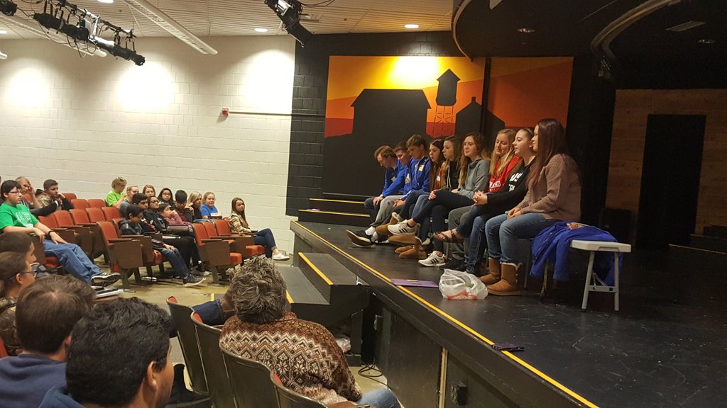 mrsbaloun4's tweet image. Today has been overwhelmingly AMAZING for myself at school #EaglePride #community #learningfromoneanother #lovemycareer #teaching