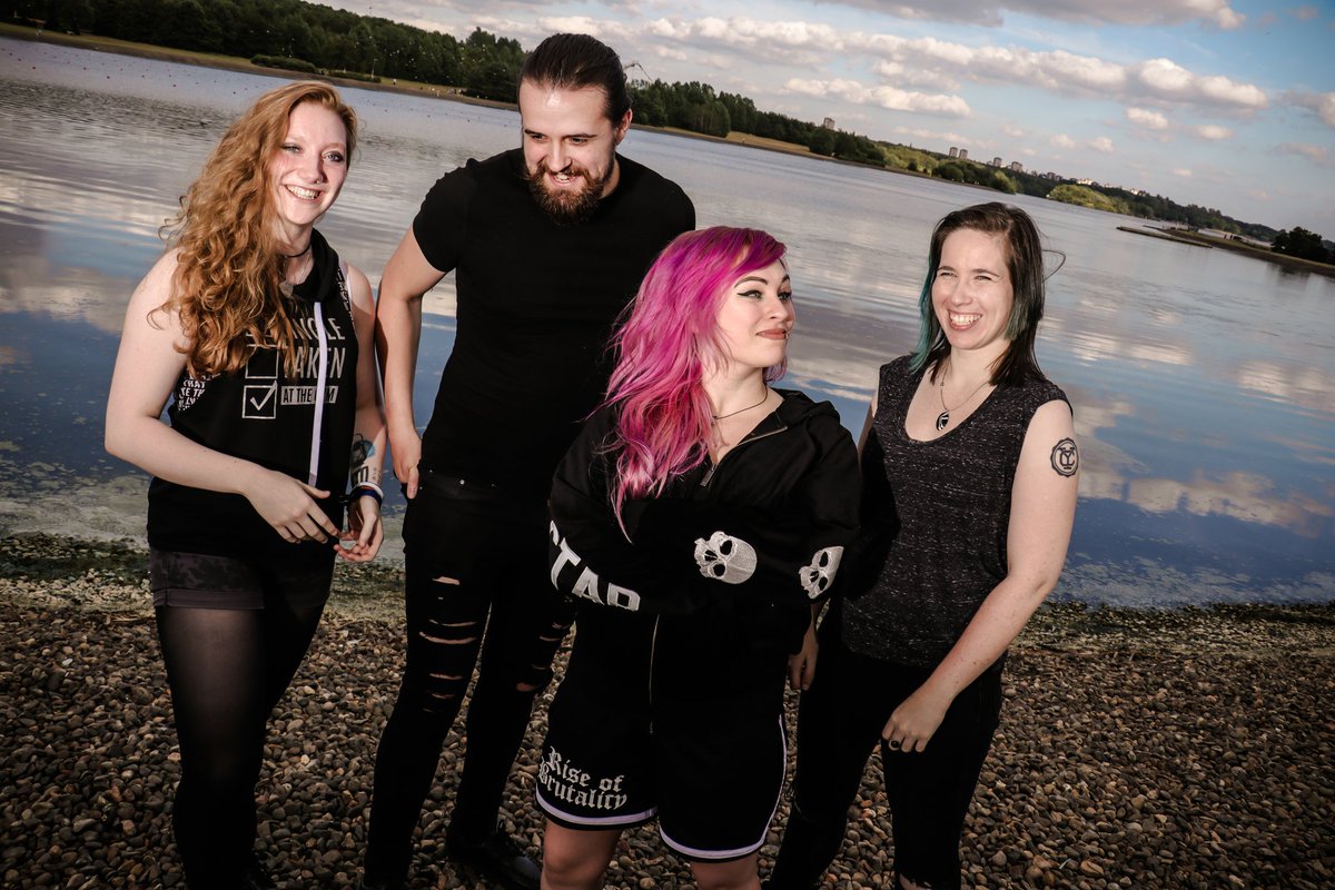 It's been 3 years since the release of Without Wonderland and to celebrate we're giving away 500 download codes of our debut album! All you have to do is like + retweet and we'll do the rest ❤