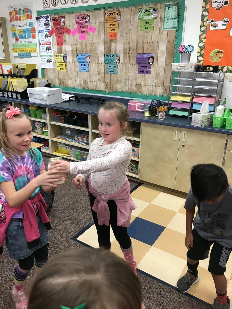 Hancock_Heat's tweet image. First graders in Ms. Hartwig&apos;s class churned butter for part of their Pilgrim Day!  #funinfirst #thankfulforlearning #shakeitup #ThanksgivingWeek @ChandlerUnified