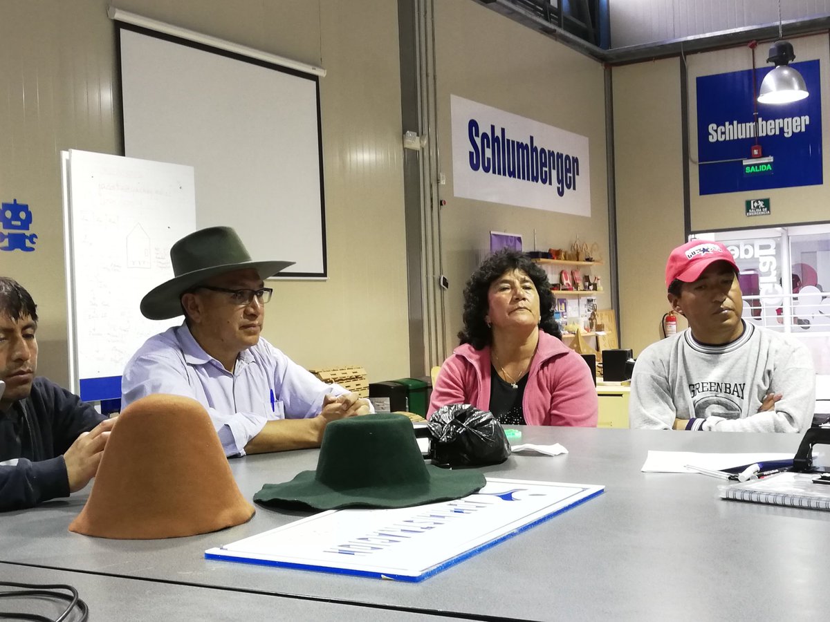 SiembraEP's tweet photo. #YachayTeCuenta 🔔| Ahora Rómulo Encalada, Presidente de la asociación, solicita ayuda a #FablabYachay, con la creación de un diseño de maquinaria de alta tecnología, que permita la industrialización de su proceso productivo.👇 https://t.co/6ZQr3h2XBF