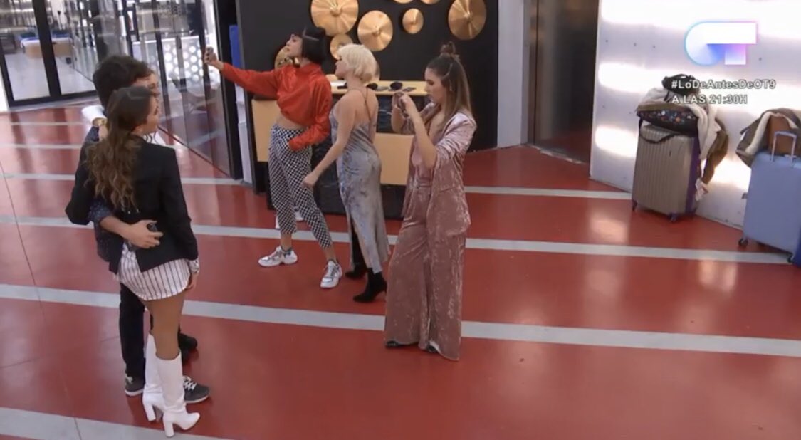 NataliaLMexico's tweet photo. No puedo con tanto CARIÑO #albalia #LluviaLacunza #OTDirecto21nov #NATALIAFAVORITA a votar !!!!! https://t.co/cGlnxyoadf