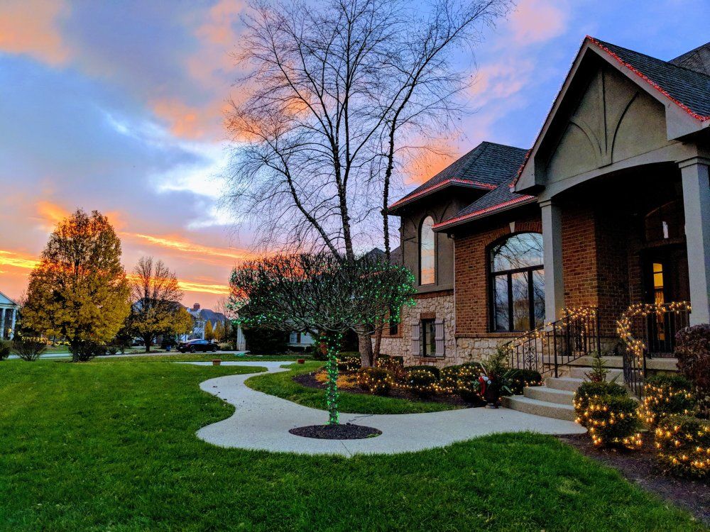 mccabeio's tweet photo. Christmas Lights and the Fine Art of Exterior Illumination https://t.co/uPzIPb8f0L  Time to Automate everyone!  Share your "Exterior Illumination" here on RESET Forums. #RESETForums https://t.co/gMUbFFmPjP