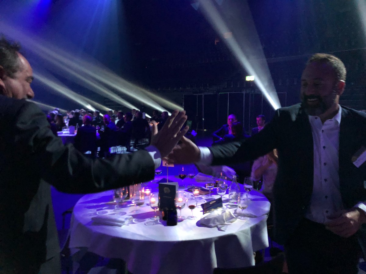 SDEAwards's tweet image. Die «Digital Innovation of the Year» wurde von @modum_io entwickelt und heisst #MODsense. Sie vereint Innovation in einer Hard- und Softwarelösung und bringt Informations- und Wertefluss im Transport kritischer Güter, insbesondere im Medizin-Bereich zusammen. #sdea18 #innovation