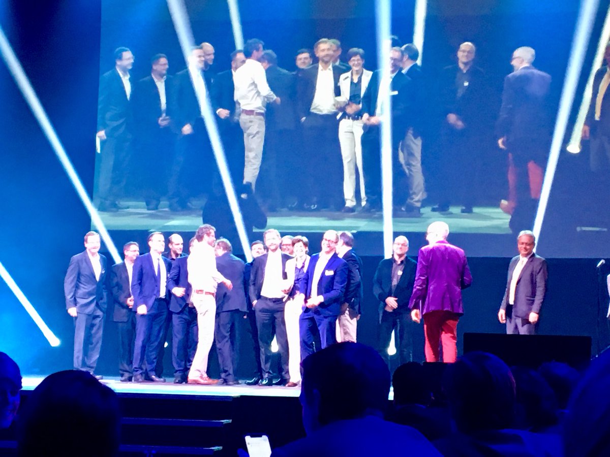 judithbellaiche's tweet image. Digital Innovation of the year schliesslich kommt von @modum_io Congrats! #sdea18