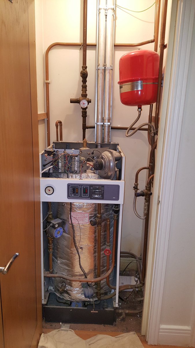 New <a href="/keston_boilers/">Keston Boilers</a> fitted with @nest smart thermostat and <a href="/ADEY_Pro/">ADEY</a> magnaclean just in time for a warm Christmas. 🎄🎄