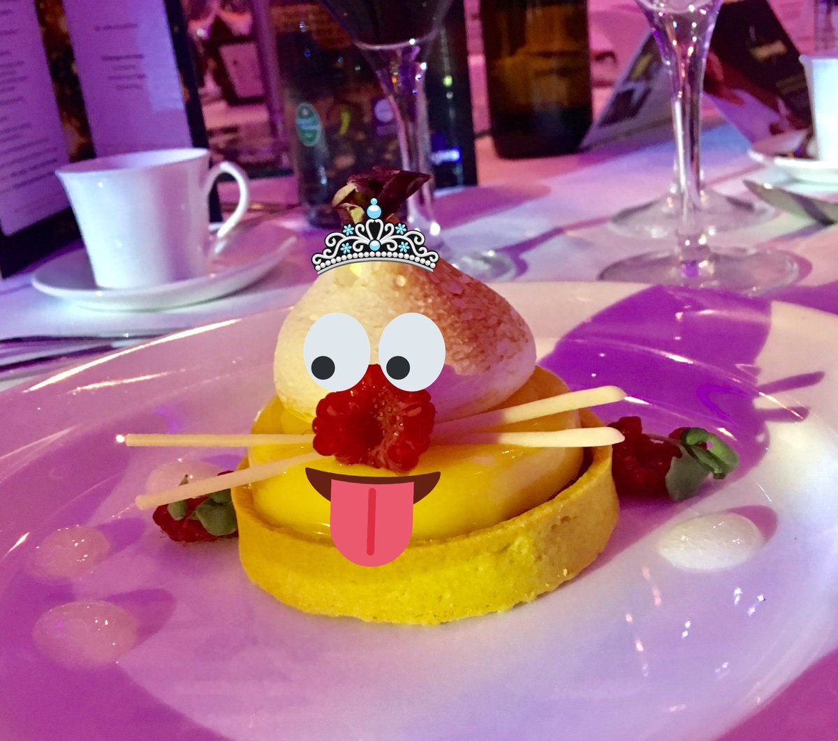 elearninghun's tweet photo. Hey gurl hey, at the @LT19uk and it is 🔥 #LT18Awards #noordinaryagency https://t.co/BEUxupwH9T