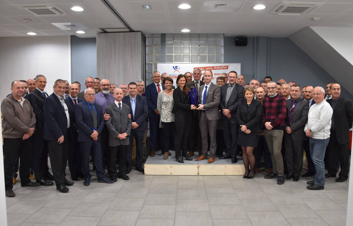 EydiTechnology's tweet photo. à leur manière, à ce qu'#Eydi voie le jour. 
Comme le dit souvent @AllioneFNSPF , c'est en jouant collectif qu'on y arrivera! 
@EydiTechnology et @defromont13 vous remercient toutes et tous pour cet honneur et ces soutiens. L'aventure #Eydi ne fait que commencer ! 😋👍 https://t.co/u6bfvFoNHy