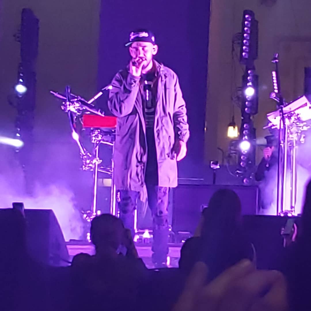 JLMartinez2019's tweet photo. @OutbreakPresnts @mikeshinoda my IG is private. i got to see mike 3x this tour! At Amoeba, Identity LA and Dia De Los Deftones. My son Jay and I got to meet him once. So thankful for this tour! #outbreakpresents #mikeshinoda #posttraumatictour
@mari0velle @MyAngelChesterB https://t.co/L9z2FcCO8F