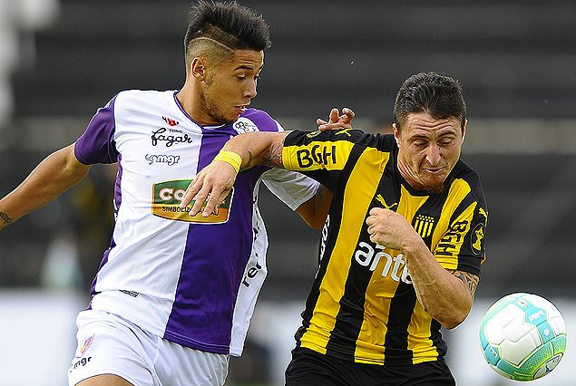 No se sacaron ventaja | En un encuentro amistoso en el CDS, Peñarol y Fénix empataron 1 a 1, los goles fueron convertidos por Gabriel Fernández y Tito Ferro.