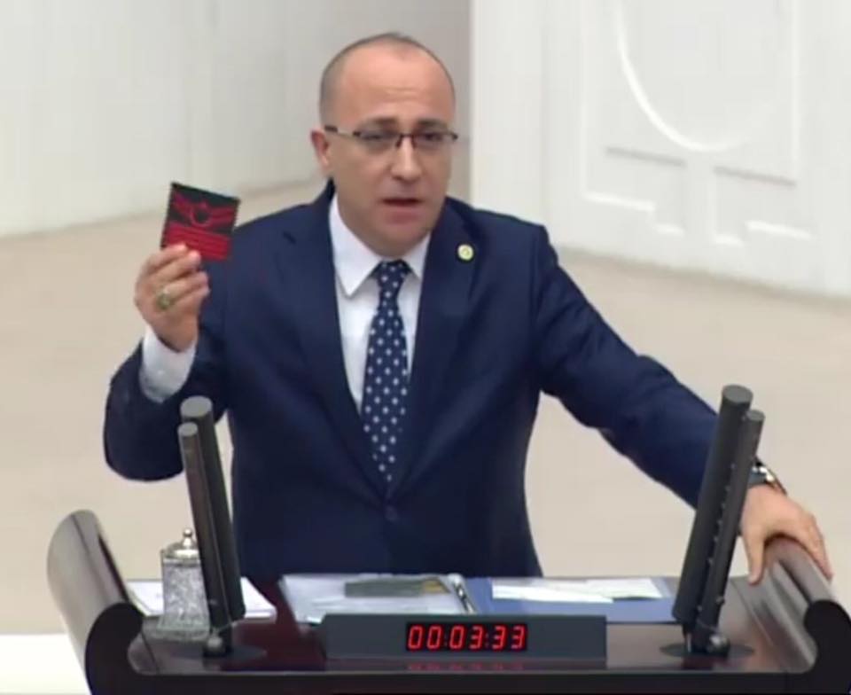 #UzmÇvşlarUlviYönterle
Bizimle dertlendin,bizimle ağladın,bizden çok uzman çavuş oldun.Gecen gündüzün biz olduk biz senden razıyız Allah (C.C) senden razı olsun.<a href="/UlviYonter/">Dr.İzzet Ulvi YÖNTER</a>