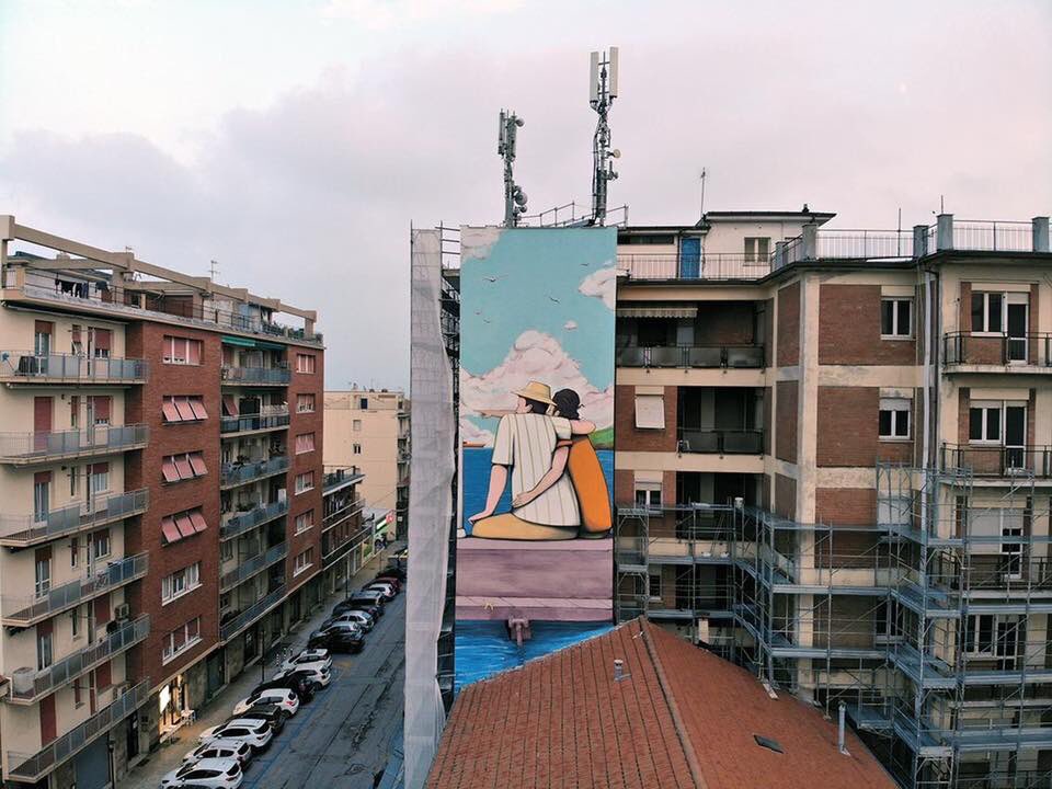 Le Marche si arricchiscono di un’altra grande opera di arte urbana. L’artista RUN ha dipinto “Oltremare”, un murale di 30m a Falconara. L’opera ha come protagonisti una coppia di innamorati intenti a guardare verso il futuro. 

ilgorgo.com/run-oltremare-…

#popupstudio #streetart