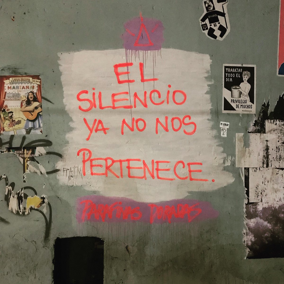 “El silencio no es mi idioma”
⚡️ESTA NOCHE: Llega una nueva invitada a nuestra sección #Personaje: Parafinas Doradas en #Nolo ♥️ 
💪🏼No se la pierdan!