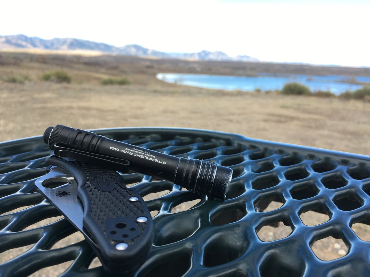 talonsurvival's tweet photo. Great price on Amazon now for an awesome @Streamlight flashlight! Good gift for anyone and small enough to #EDC! https://t.co/kstsWeq6uM #prepper #holidaygifts  #survival https://t.co/LtOGXmaqKu