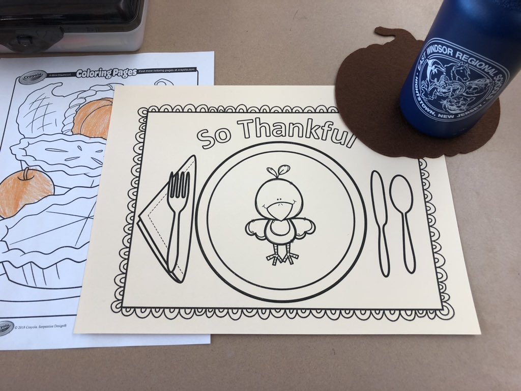 martinez_E_W's tweet photo. Gathered and enjoyed our lunch time together :) #happythanksgiving https://t.co/oIWdNhUdCE
