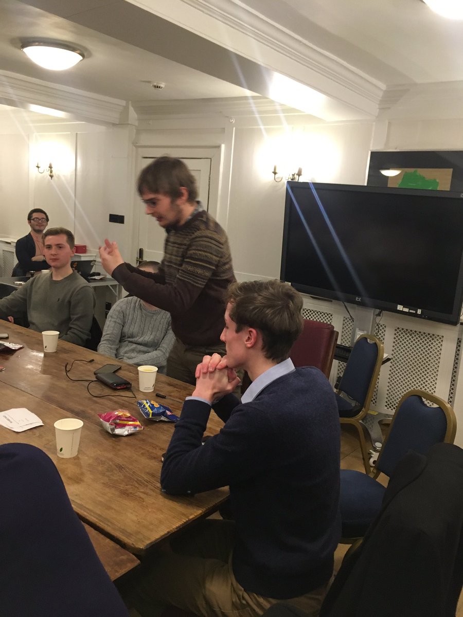 OxUniLibDems's tweet image. ‘We would introduce compulsory voting - for the Lib Dems!’ #7thWeekSD