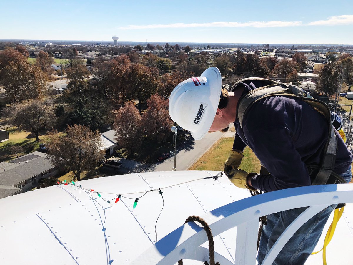 cwep_carthagemo's tweet image. Line crews spent the morning adding the finishing touches of Christmas to our beautiful town by lighting the historic CW&amp;amp;EP water tower!🎄

#publicpower #poweringourcommunity