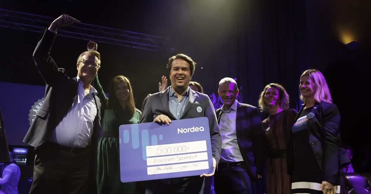 Ferd_SE's tweet image. Og vinneren av Årets Sosiale Entreprenør er … @AssistSelvhjelp👏🏻👏🏻 Gratulerer🎉🙌 Les mer om vinneren her👉sosentfesten.no/nettlosning-fo… #sosent