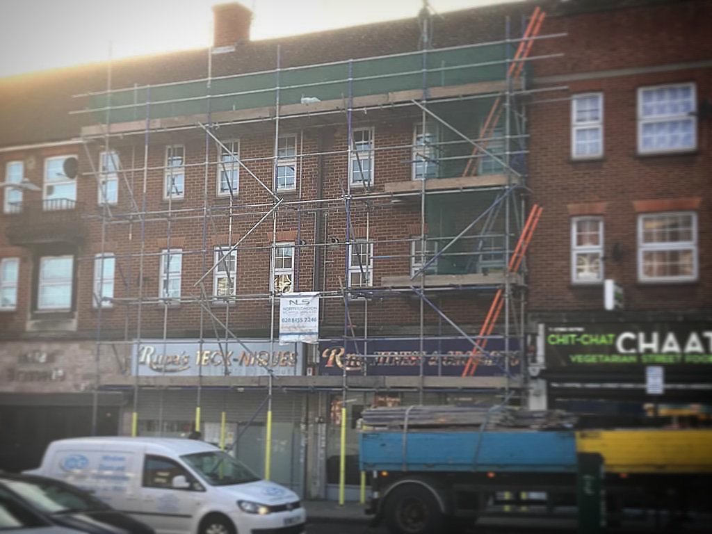 NLScaffolding's tweet photo. Are you planning 
a new development, extension 
or loft conversion that requires scaffolding?
Find out how we can help, 
visit: https://t.co/J6PYdqZ0P4

#Nlscaffolding
#north
#london
#scaffolding
#scaffoldingteam
#scaffoldingcompanylondon https://t.co/Gvs4BfnK01