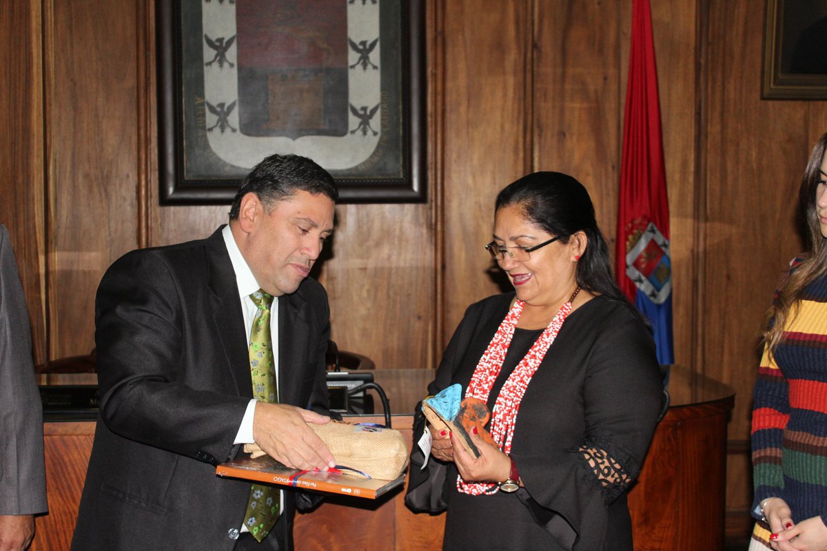 El Presidente de la Confederación de Asociaciones Nacionales de Municipios de Centroamérica y el Caribe (Camcayca), alcalde Rolando Rodríguez, se reunió con la Presidenta del Parlamento Centroamericano, Irma Amaya, para coordinar temas de trabajo.