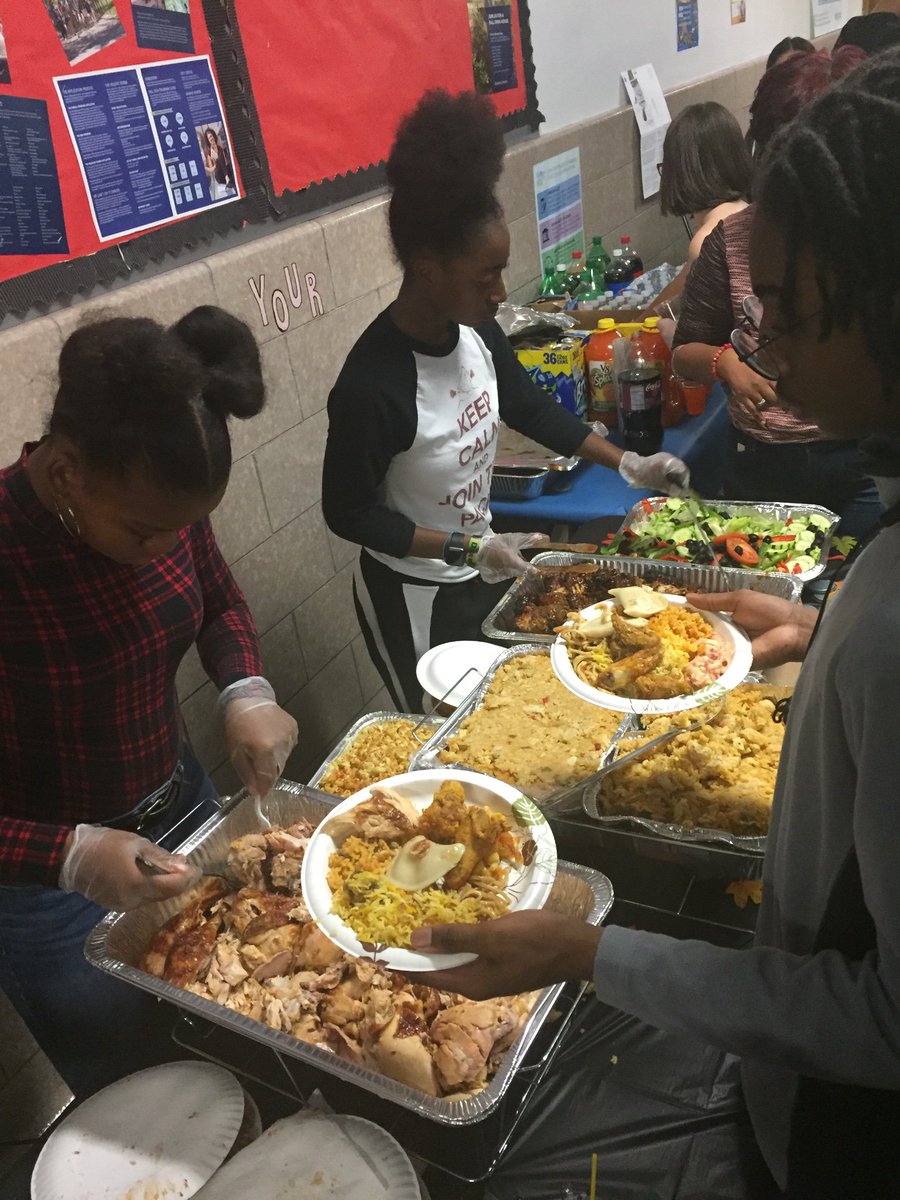 LIFEAcademy2018's tweet photo. The #LAFMHolidayHarvestFest🍁 has concluded and we are proud to announce that we have raised over 400 donations!!! Thank you to all of the members of the #LAFMFAMILY for making this wonderful day happen, especially our #LIFErs. #LifeatLIFE https://t.co/8tbtwKVlja