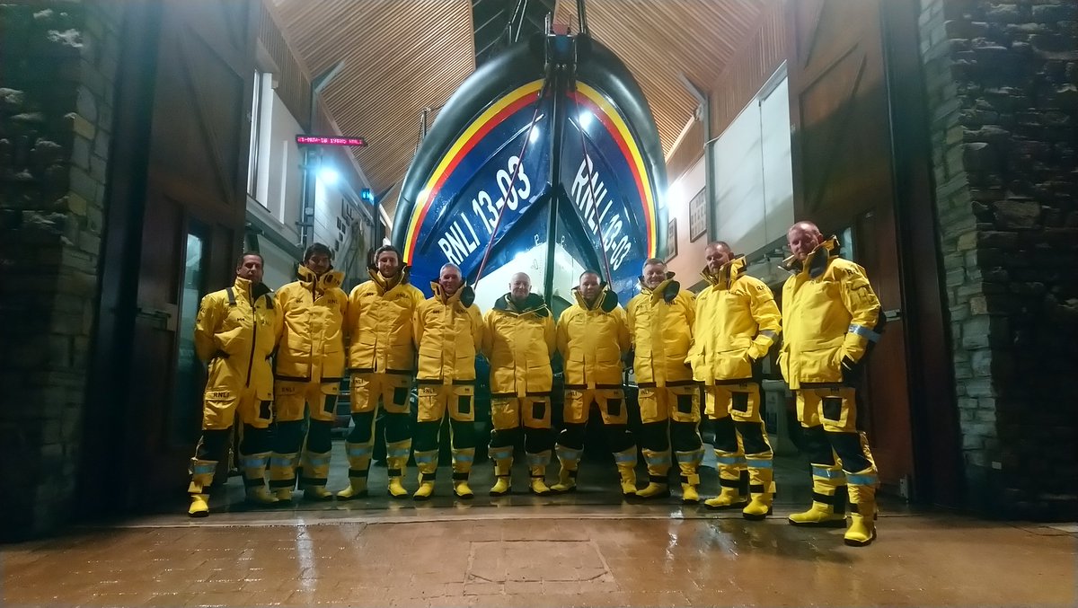 Here's our new @RNLI @HellyHansen Shannon lifeboat Crew kit & it's got the thumbs up from us! We really appreciate the hard work of our fundraisers and donations from supporters to equip us for saving lives in all weathers. Thank you! #SavingLivesAtSea