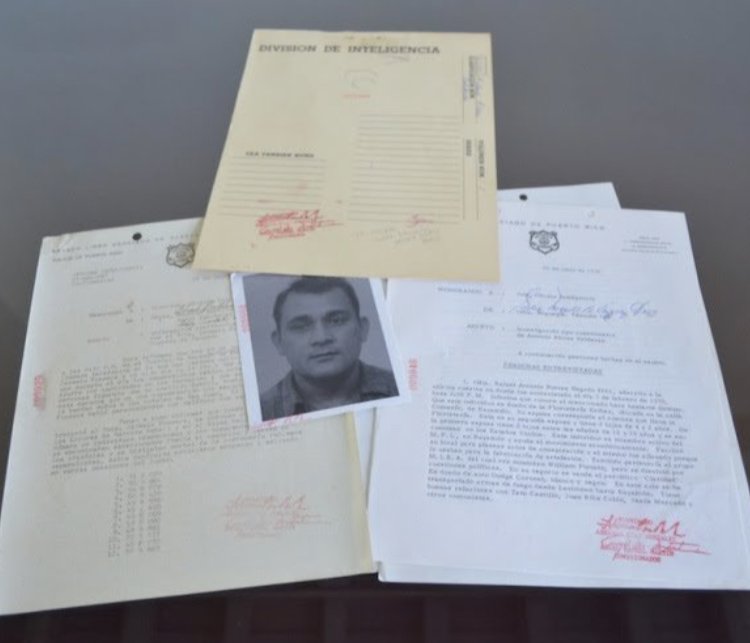 <a href="/PIPtwitteando/">PIP</a> <a href="/denismarquezpip/">Denis Márquez Lebrón</a> <a href="/NelsonADenis/">Nelson Denis</a> <a href="/CarmenYulinCruz/">Carmen Yulín Cruz</a> <a href="/FuegoCruzado_PR/">Fuego Cruzado</a> <a href="/PPDsoberanistas/">Soberanistas del PPD</a> <a href="/manuelnatal/">Manuel Natal Albelo</a> <a href="/AlexandraLugaro/">Alexandra Lúgaro</a> <a href="/nestorduprey/">Nestor Duprey</a> <a href="/luisvegaramos/">Luis Vega Ramos</a> <a href="/RepGutierrez/">Luis V. Gutiérrez</a> <a href="/democracynow/">Democracy Now!</a> <a href="/NydiaVelazquez/">Rep. Nydia Velazquez</a> <a href="/BoricuaTimes/">Boricua Times</a> <a href="/80grados/">80grados</a> @TitoRomanRivera <a href="/MMViverito/">Melissa Mark-Viverito</a> <a href="/elartedemorir/">Mariana Nogales</a> @BernabePPT <a href="/RadioIndePR/">Radio Independencia</a> <a href="/DemocracyNowEs/">Democracy Now! en español</a> <a href="/rosaclemente/">Rosa A. Clemente</a> <a href="/PhillipArroyo/">The Arroyo Law Firm</a> <a href="/ClaridadPR/">Periódico Claridad</a> <a href="/CoalicionPPP/">Playas Pal' Pueblo</a> <a href="/casapuebloorg/">Casa Pueblo</a> <a href="/latinorebels/">Latino Rebels ☆</a> @YanieYampier <a href="/Cheparalitici/">Che Paralitici</a> @CepedaArcelay <a href="/BoriFrases/">BoriFrases.Store</a> @gracemariecll <a href="/Tato_100pueblo/">Jose Rivera Santana</a> <a href="/minhpuertorico/">MINH Puerto Rico</a> <a href="/JHostosiana/">Juventud Hostosiana</a> <a href="/JuventudPIP/">Juventud PIP</a> <a href="/heidix_/">•moriviví</a> <a href="/Franquillo/">Francisco Jiménez</a> @pur_gabriel <a href="/GuarioCandanga/">¿Dónde está el porvenir? 🇵🇷🇨🇺🇵🇸</a> <a href="/angryboricua/">M.A.R.C.A.N.O</a> <a href="/pheto/">Héctor Iván</a> <a href="/estigom/">Young Skywalker</a> <a href="/EddaLopez/">Edda López 🌻</a> <a href="/C12Mag/">Aquiles Pico</a> <a href="/juandalmauPR/">Juan Dalmau</a> @chrisorocovis #HoyEnPR 1988 Tribunal Supremo de PR ordenó a la policía entregar sobre 135,000 expedientes a personas carpeteadas, en su mayoría independentistas. Juez Asociado Peter Ortiz redactó opinión y validó al juez Arnaldo López del Tribunal Superior que ordenó al gobierno a entregarlas.