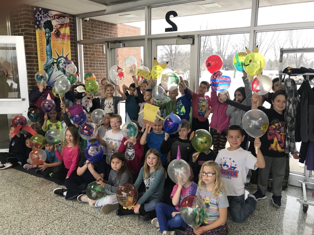 Happy Thanksgiving!  Today we learned about the balloons in the Macy’s Thanksgiving Day Parade and made our own parade balloons!  #msprahms2ndgrade