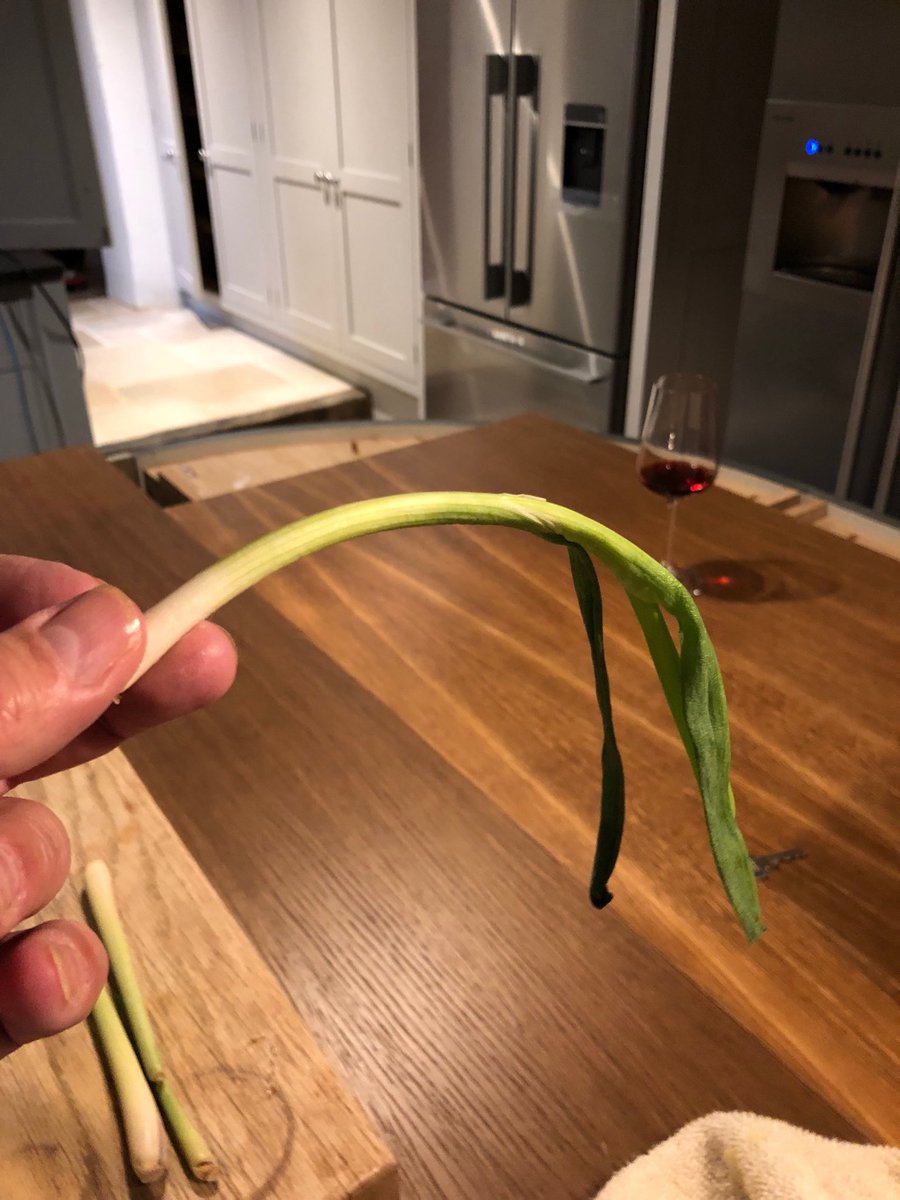 StephenBallUK's tweet photo. ⁦@HelloFreshUK⁩ nothing fresh about this. Delivered Monday, this is Tuesday and not the first time quality is poor. Personal pride wouldn’t let me put this into a loyal clients bag. https://t.co/JGkhIo56Ws