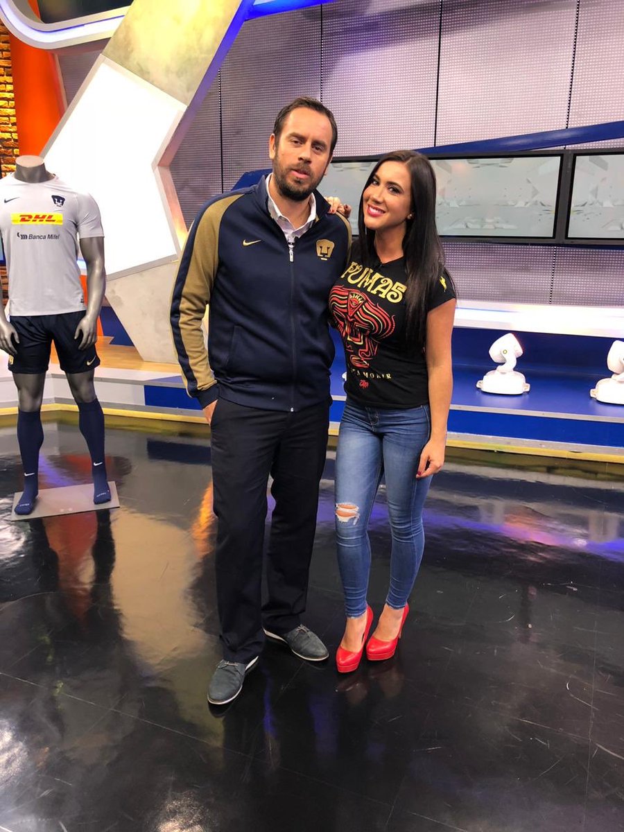 redes_TUDN's tweet photo. ¿Ganándole a Santos, 🤔 Pumas se coloca como favorito en liguilla?
Lo platicamos esta noche en #ZonaPumaTDN con @Mariazelzel y @Alonso_Cabral
Mándanos tus comentarios https://t.co/9xVezYrfFy