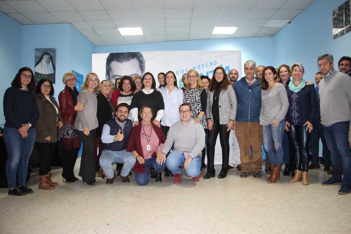 pedrogonrod's tweet photo. 🛣️Esta tarde en #Camas y #Olivares reclamando unas infraestructuras dignas. El PSOE, en 40 años al frente de la Junta de Andalucía, ha desconectado la provincia de #Sevilla.
Es necesario un cambio y poner Sevilla y #Andalucía donde se merecen. Somos #GarantíadeCambio. https://t.co/wDhNh3V84P