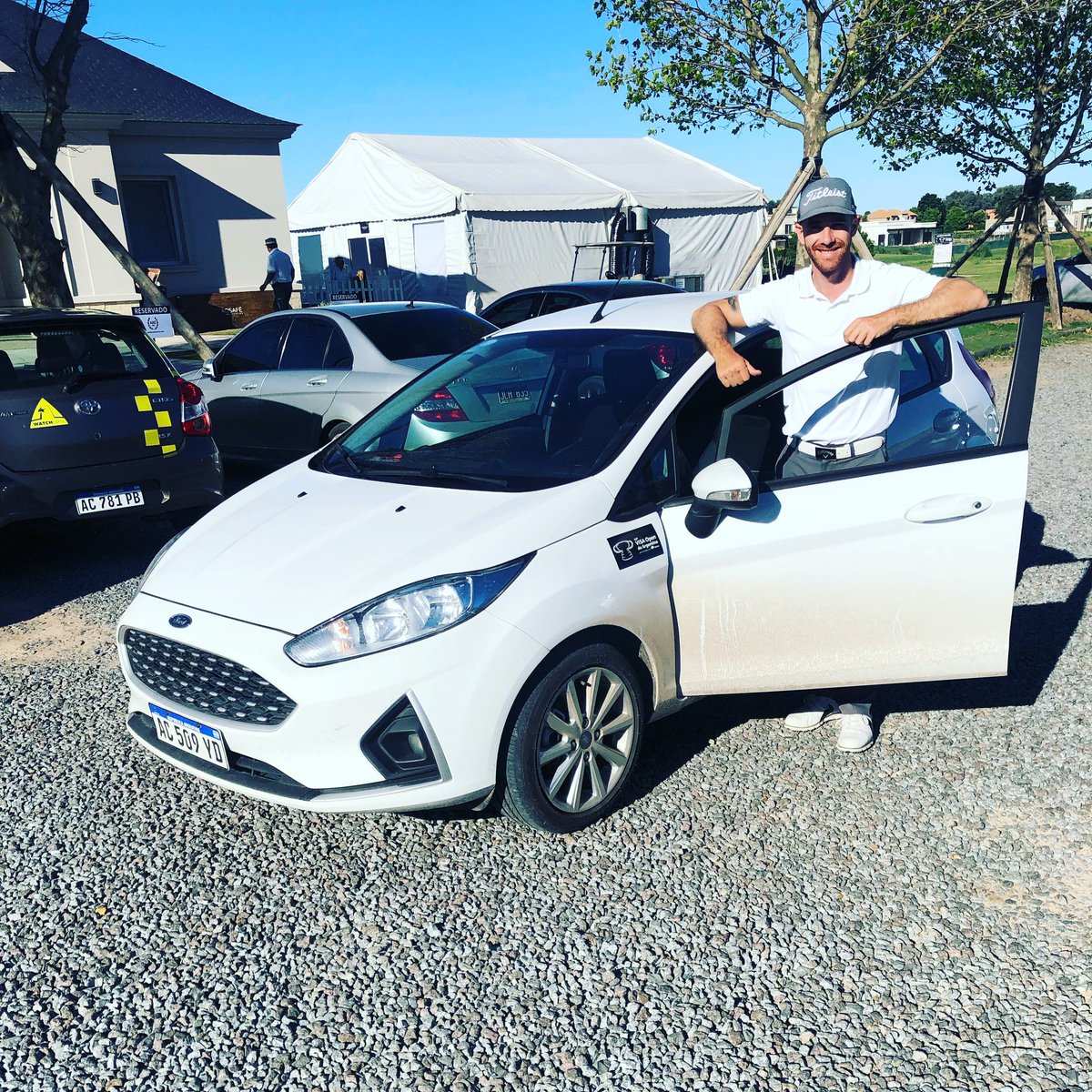 Gracias <a href="/FordArgentina1/">Ford Argentina</a> por esta máquina y felicitaciones a Evan Harmeling por el hoyo en uno y por llevarse el Kuga! Tengo que afilar la puntería para el año que viene!