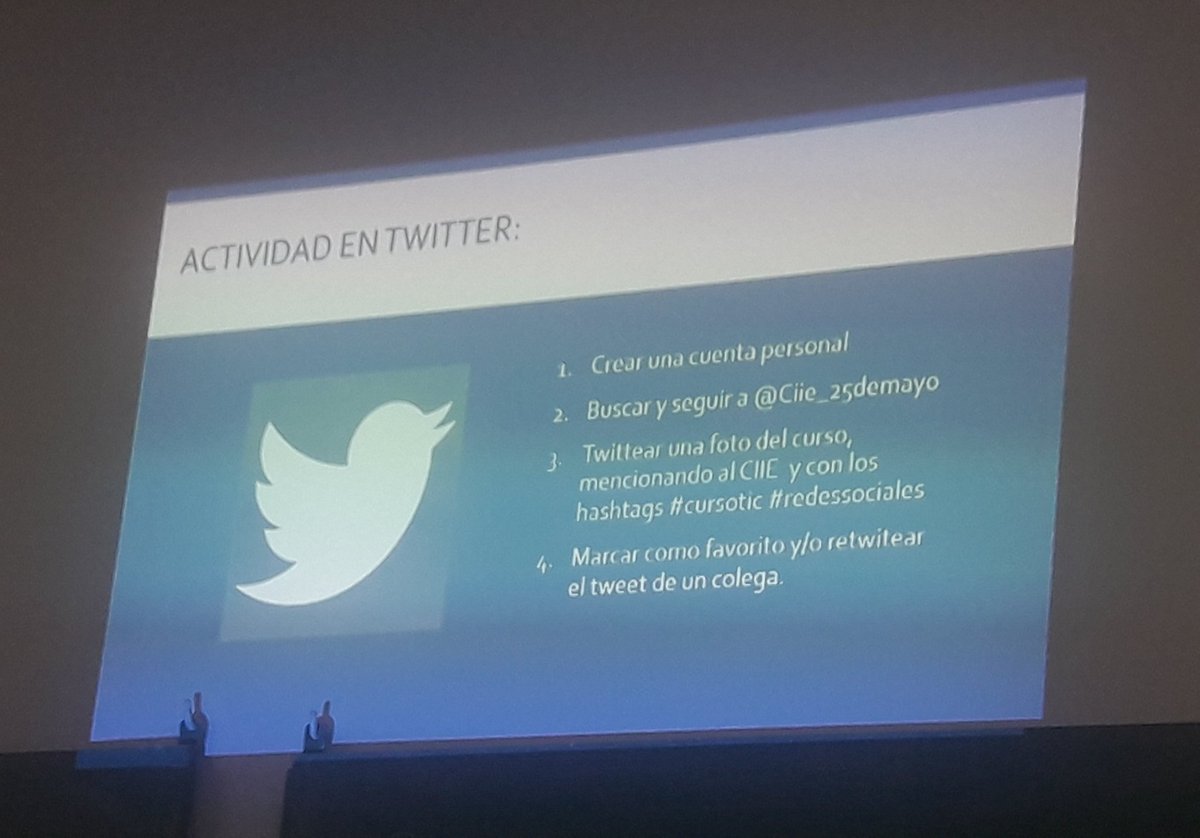 Daiana29899223's tweet photo. Curso: Redes sociales para la enseñanza y el aprendizaje.@Ciie_25deMayo #cursotic #redessociales https://t.co/gSeEATYvGg