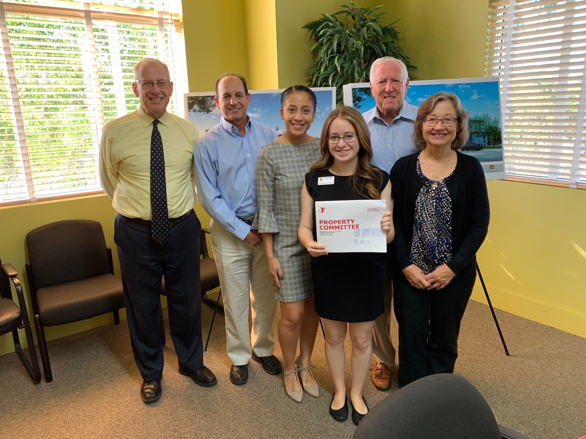 CarleeGoldberg's tweet photo. This past summer I interned with the YMCA of South Florida as @BankofAmerica Student Leader. This week I was able to present one of our ideas. Thank you @ymcasoflo and @BankofAmerica for the opportunity to see and experience the workings of a non-profit organization! @NBPSEagles https://t.co/4h49scjcej