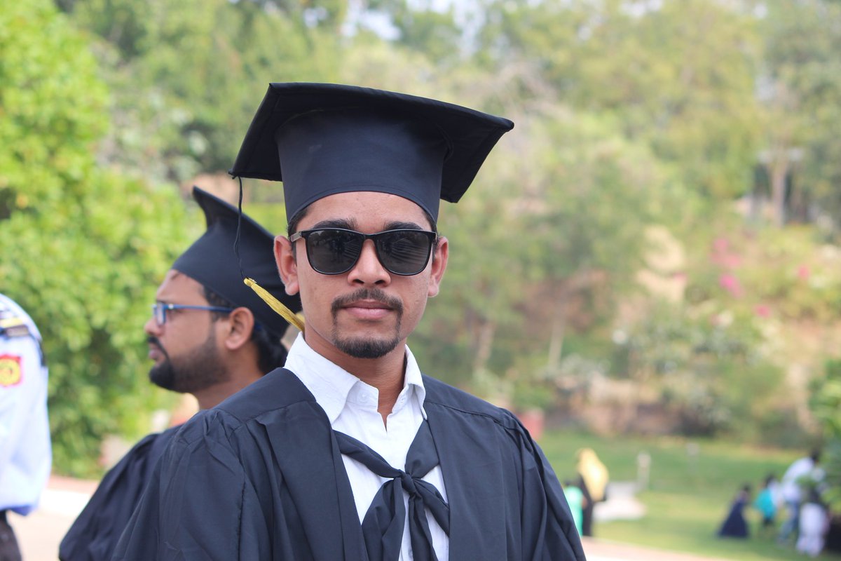 beingsabih's tweet photo. #7thCONVOCATION#B.TECH#DEGREE #MANUUHYDERABAD#MEMORABLE #MOMENT#OF#LIFE 🎓🎓 https://t.co/FmNMSJExQa