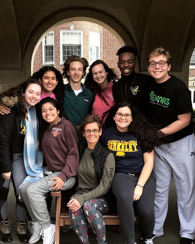 bellaechevarria's tweet photo. so much love and smiles with my kairos family!!!!! 💛✝️📌 #KXIX https://t.co/5cEVrMSrXq
